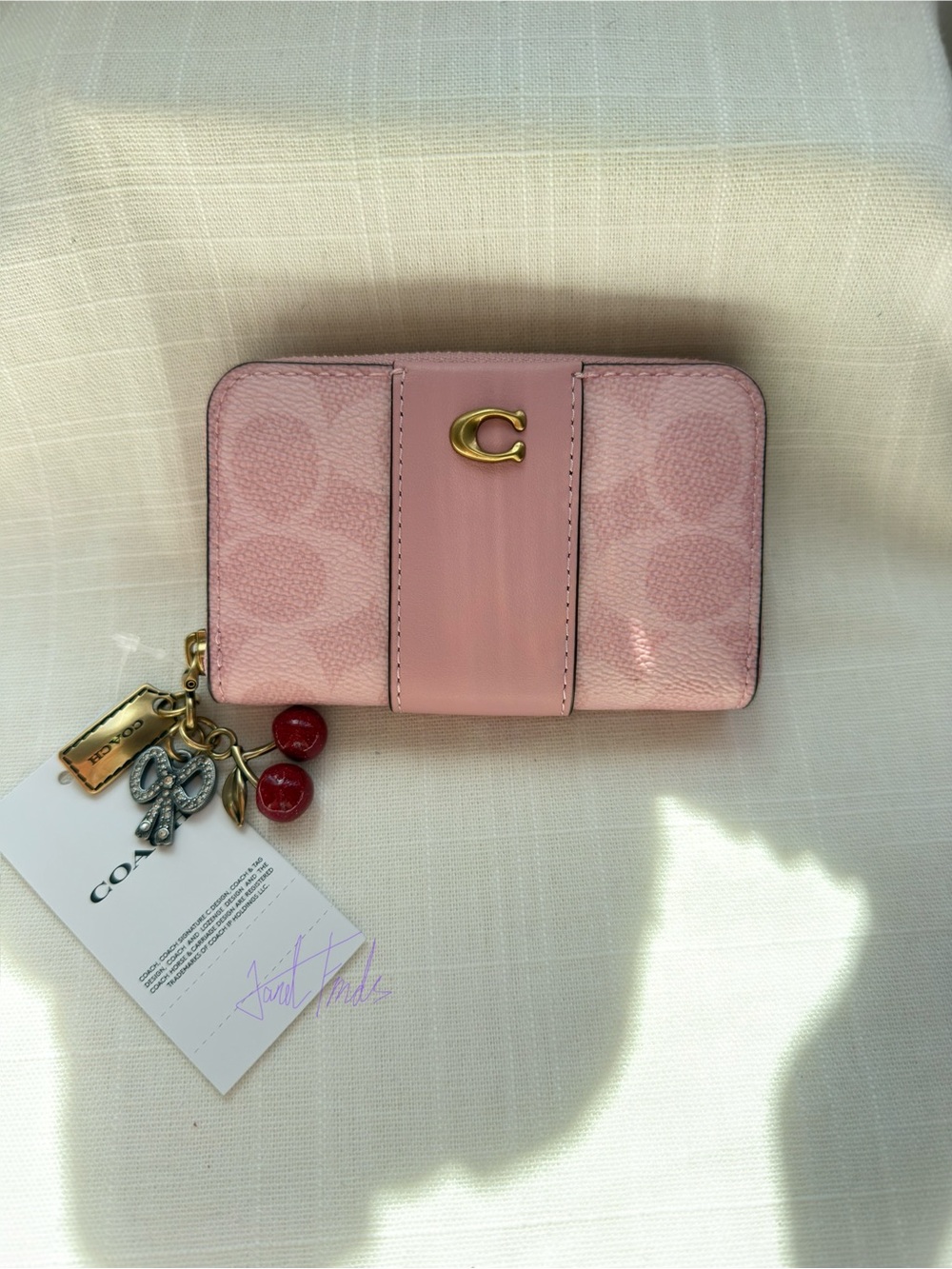 NWT 🍒 COACH Essential Zip Around Card Case with Charms